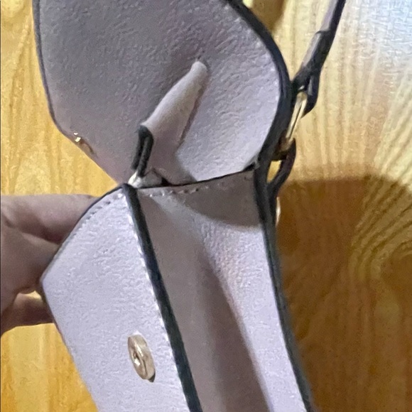 Simple cross body purse - Picture 3 of 3